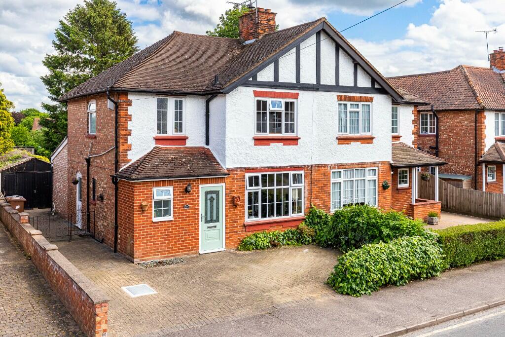 3 bedroom semidetached house for sale in Fairview Road, Stevenage
