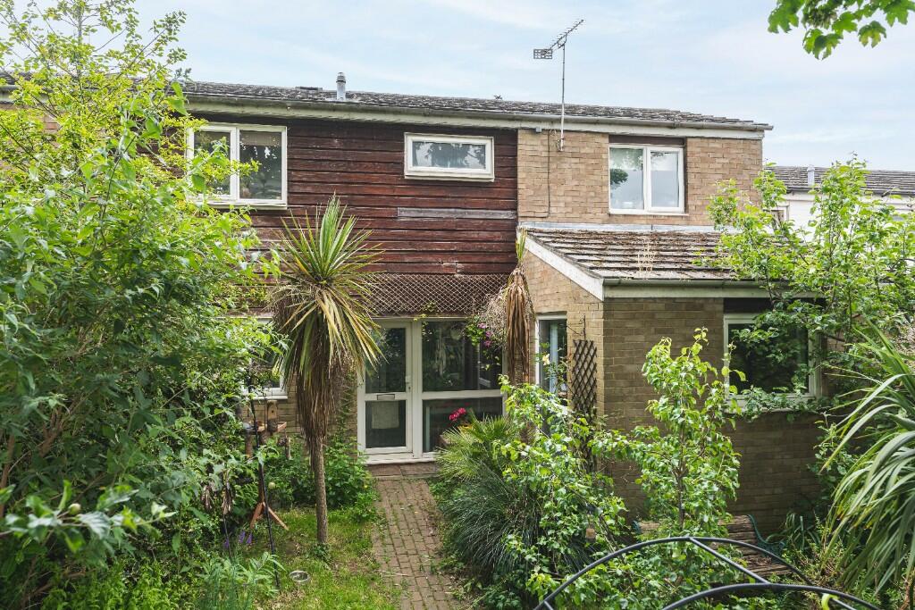 3 bedroom terraced house for sale in Sefton Road, Stevenage, Hertfordshire, SG1
