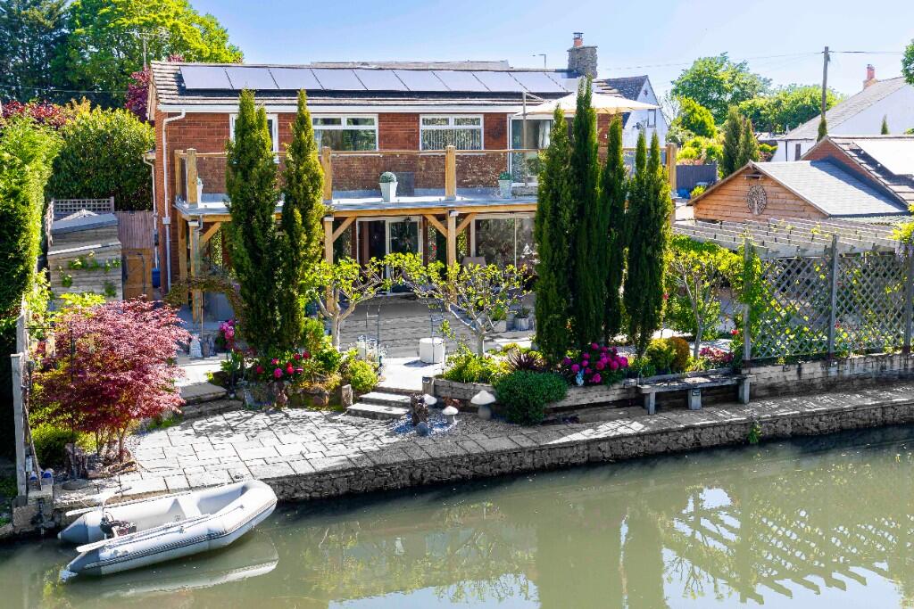 Main image of property: High Street, SG18