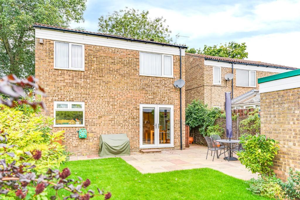 3 bedroom detached house for sale in Sheringham Avenue, Stevenage