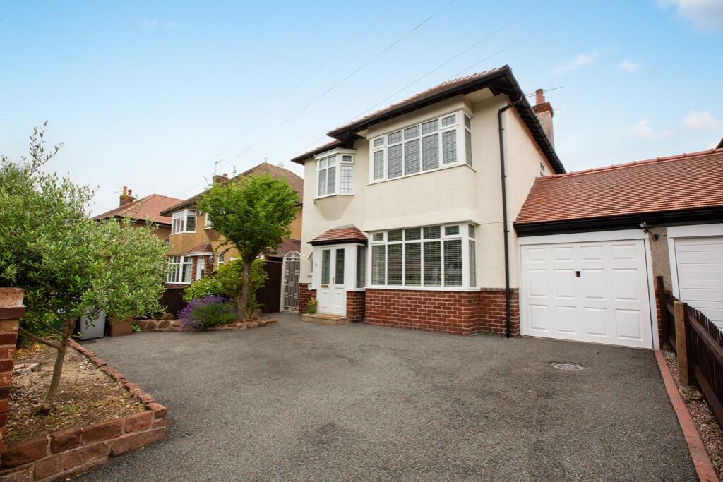 3 bedroom detached house for sale in Edgewood Road, CH47