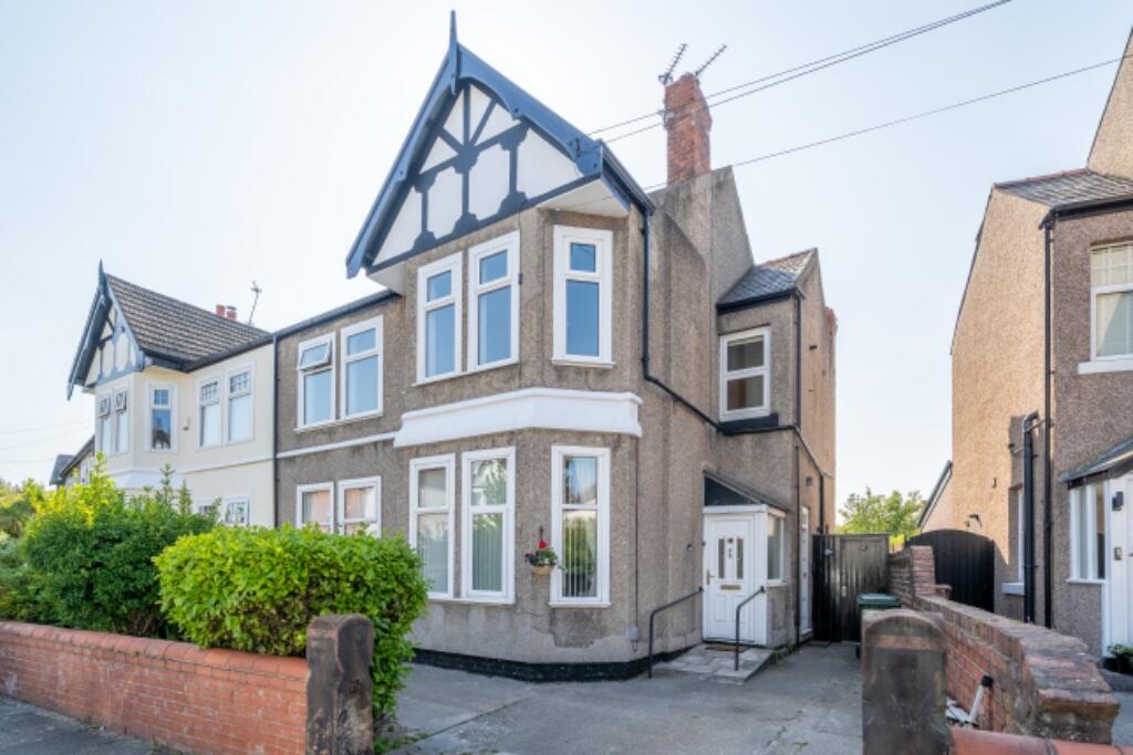 2 bedroom flat