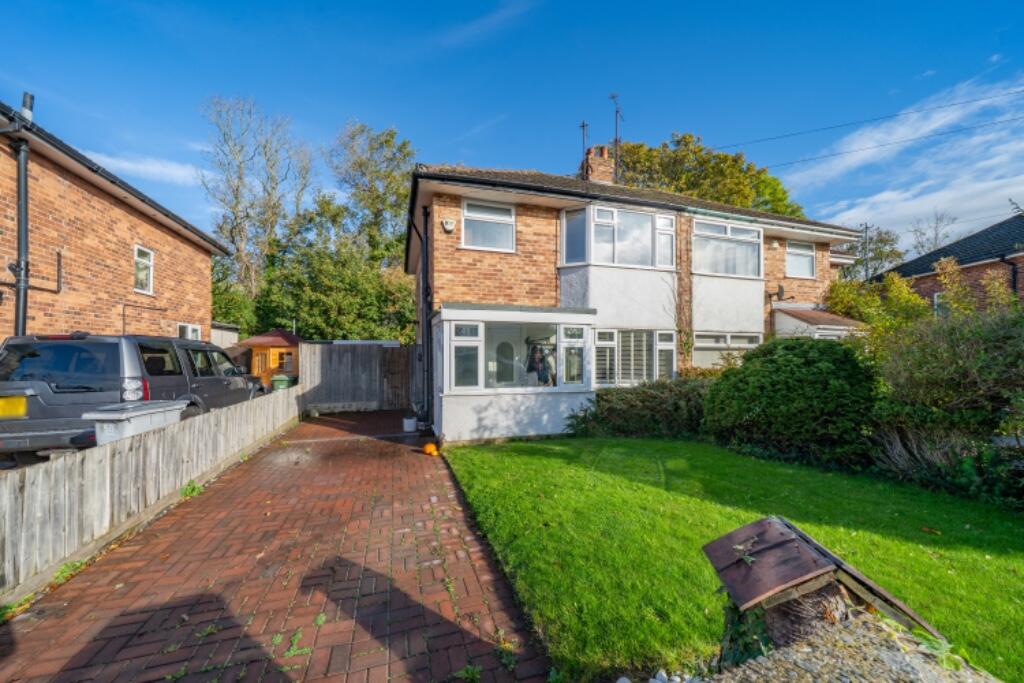 Main image of property: Meadow Road, CH48