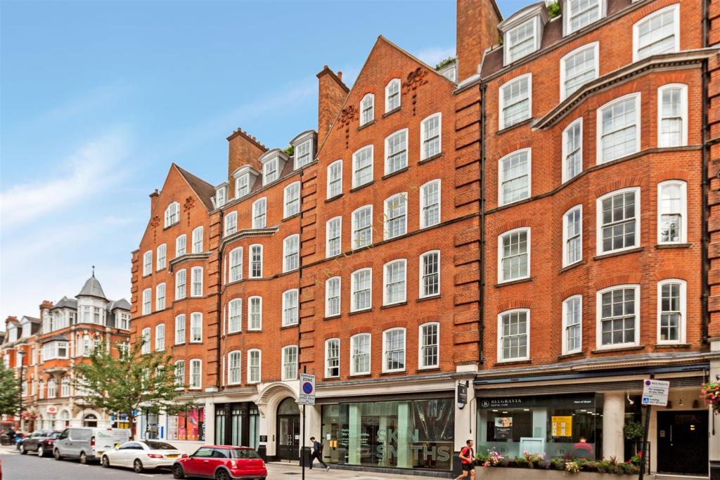1 bedroom flat for sale in Chantrey House, 4 Eccleston Street