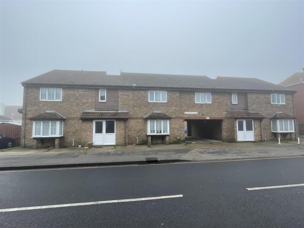 Main image of property: Broadway, Jaywick, Clacton-On-Sea