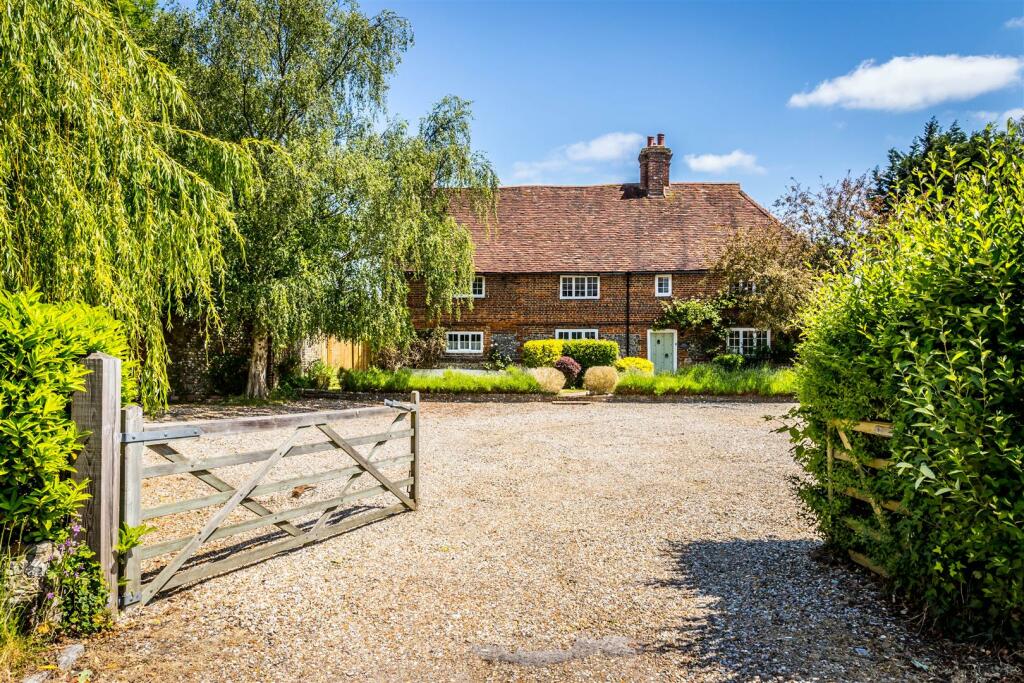 4 bedroom detached house for sale in Westergate Street, Westergate