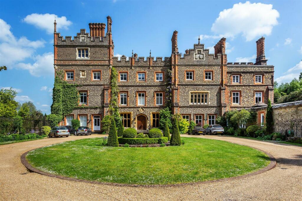 2 bedroom apartment for sale in Albury Park Mansion, Albury, Guildford