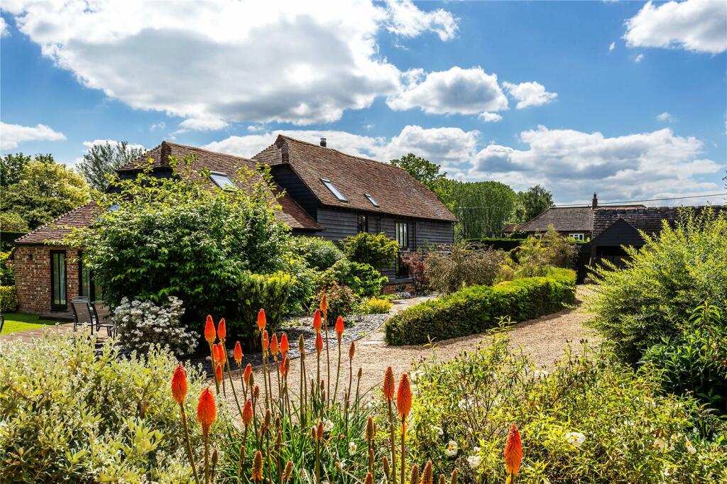4 bedroom detached house for sale in Shillinglee, Chiddingfold