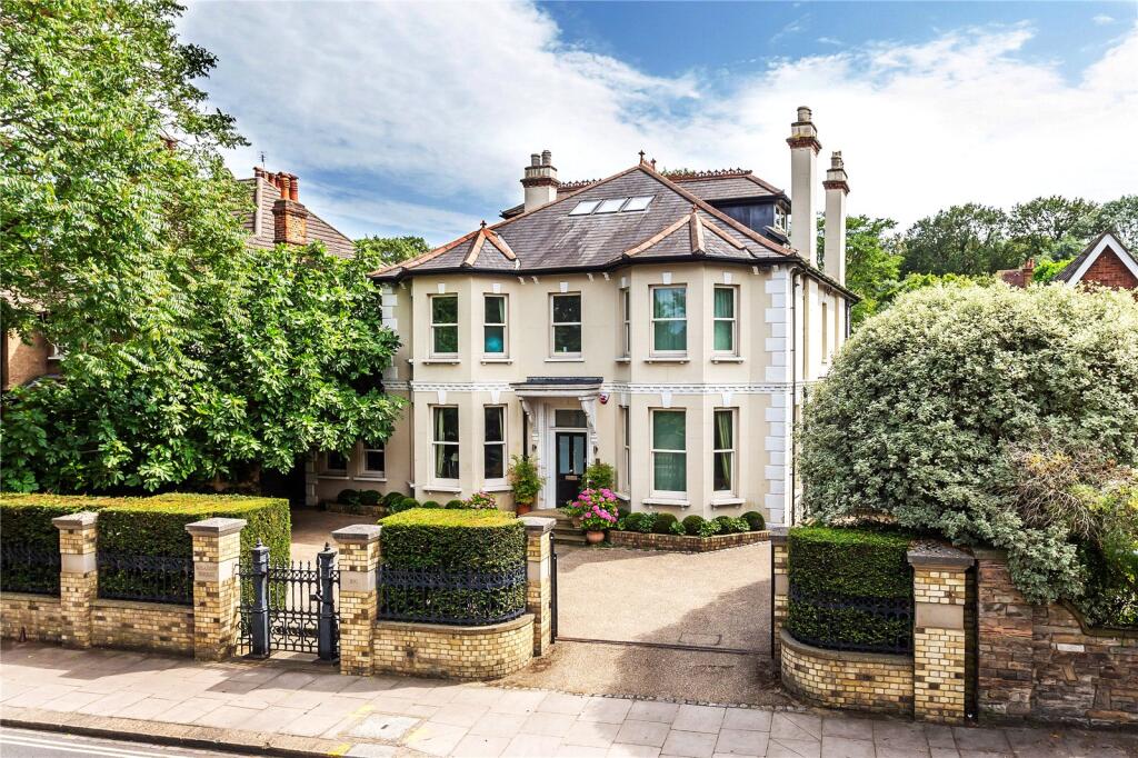 Main image of property: Sheen Road, Richmond, London, TW10