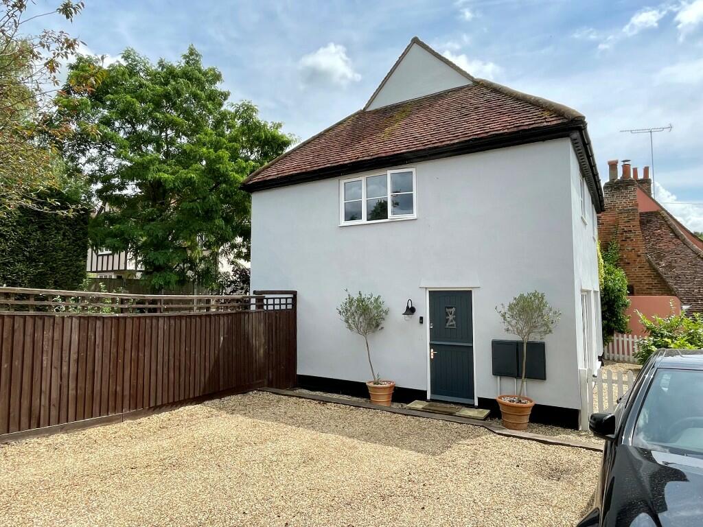 3 bedroom detached house for sale in Colchester Road, Halstead, Essex, CO9