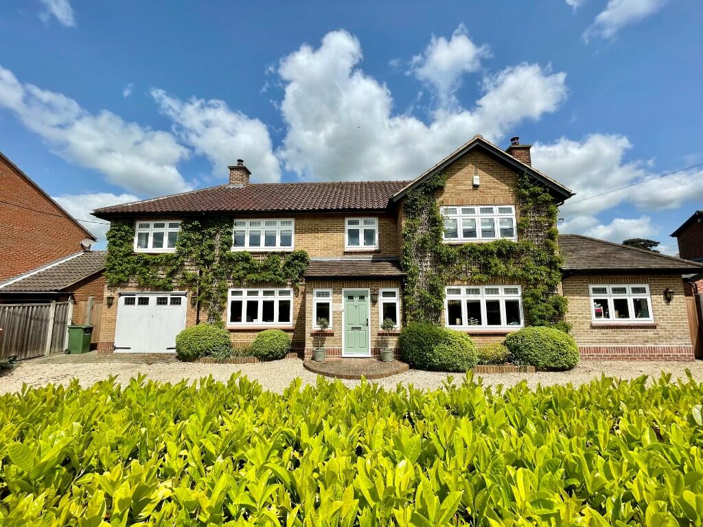 4 bedroom detached house for sale in Morley Road, Halstead, Essex, CO9