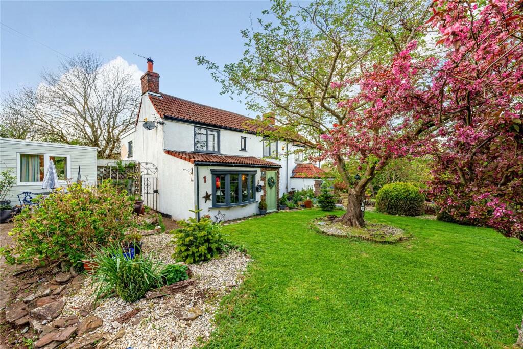 4 bedroom semidetached house for sale in Pye Corner, Hambrook, Bristol, Gloucestershire, BS16