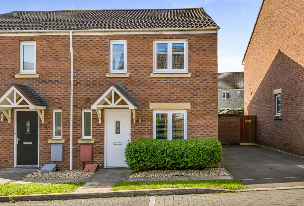 3 bedroom semidetached house for sale in Wylington Road, Frampton Cotterell, Bristol