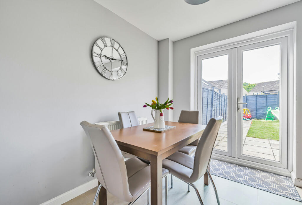 3 bedroom semidetached house for sale in Wylington Road, Frampton