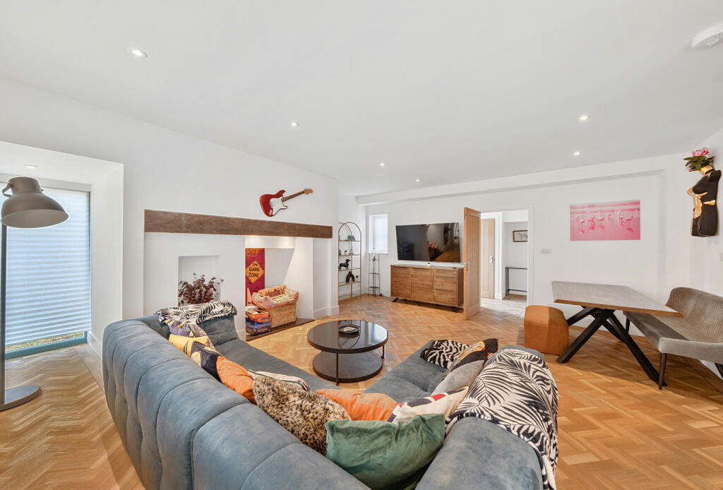 Additional property image - Church Road, Frampton Cotterell, Bristol, Gloucestershire, BS36