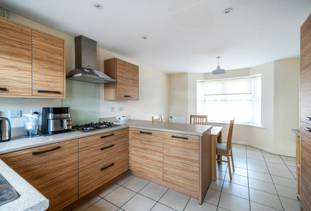 Additional property image - Oak Leaze, Patchway, Bristol, Gloucestershire, BS34