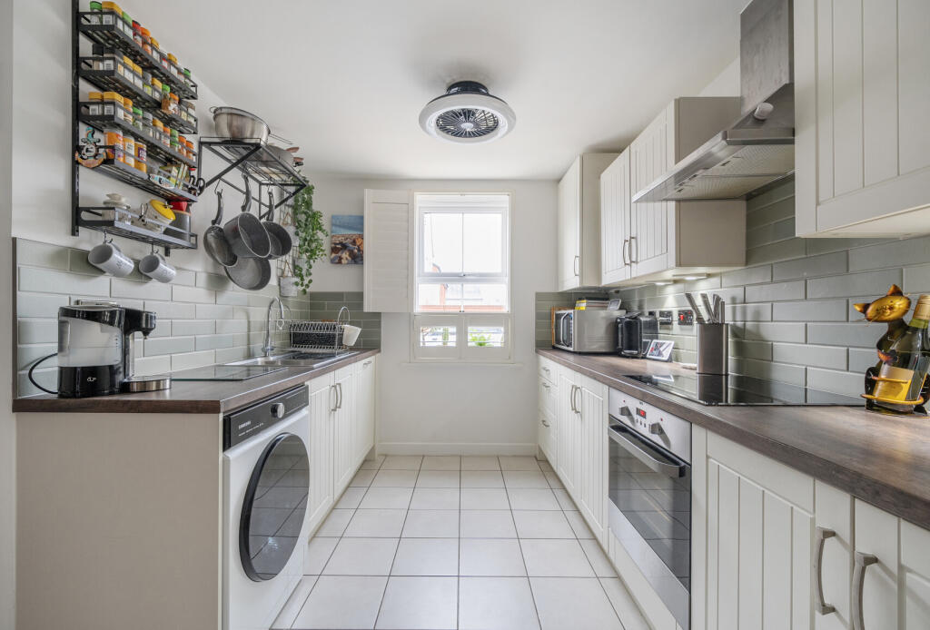 Additional property image - Farmers Walk, Thornbury, South Gloucestershire, BS35