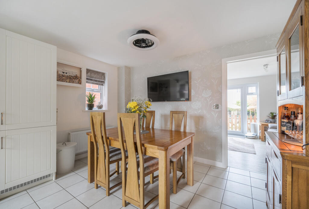 Additional property image - Farmers Walk, Thornbury, South Gloucestershire, BS35