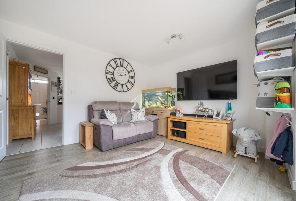 Additional property image - Farmers Walk, Thornbury, South Gloucestershire, BS35