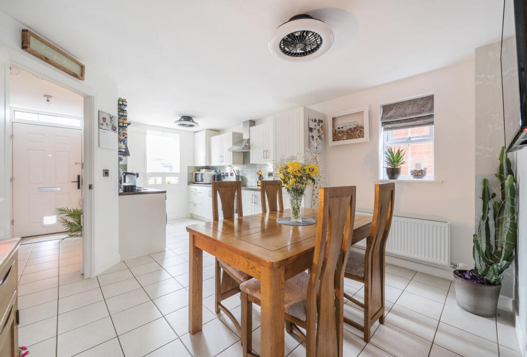 Additional property image - Farmers Walk, Thornbury, South Gloucestershire, BS35