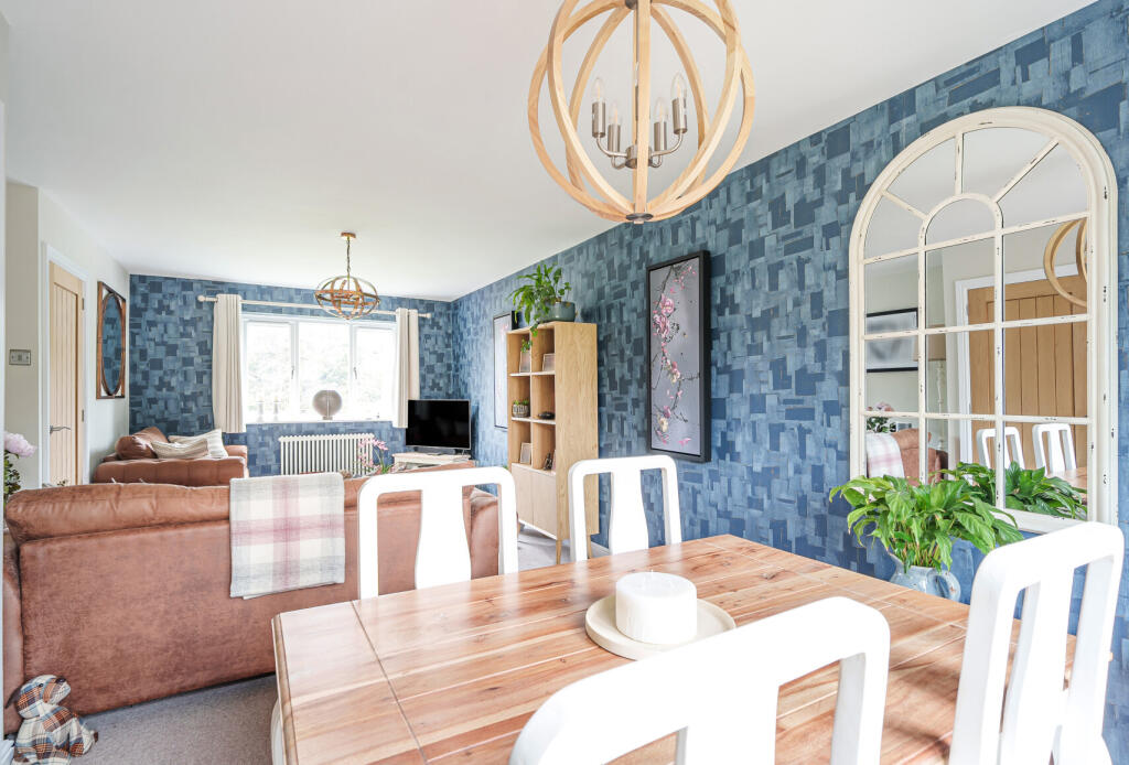 Additional property image - Lavender Close, Thornbury, Bristol, Gloucestershire, BS35