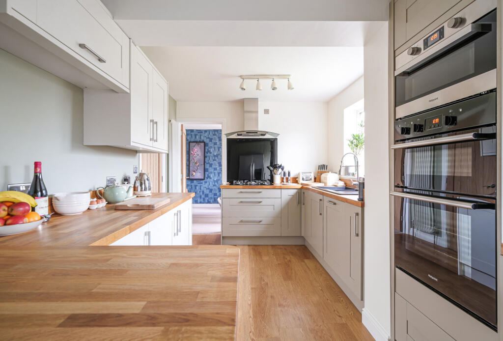 Additional property image - Lavender Close, Thornbury, Bristol, Gloucestershire, BS35