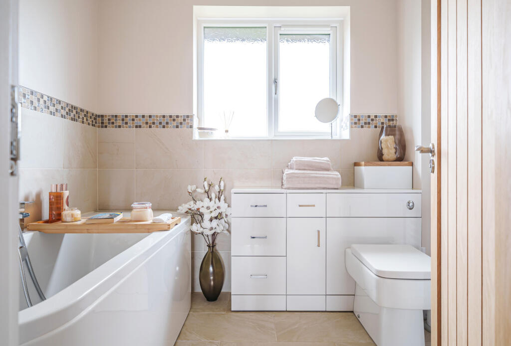 Additional property image - Lavender Close, Thornbury, Bristol, Gloucestershire, BS35