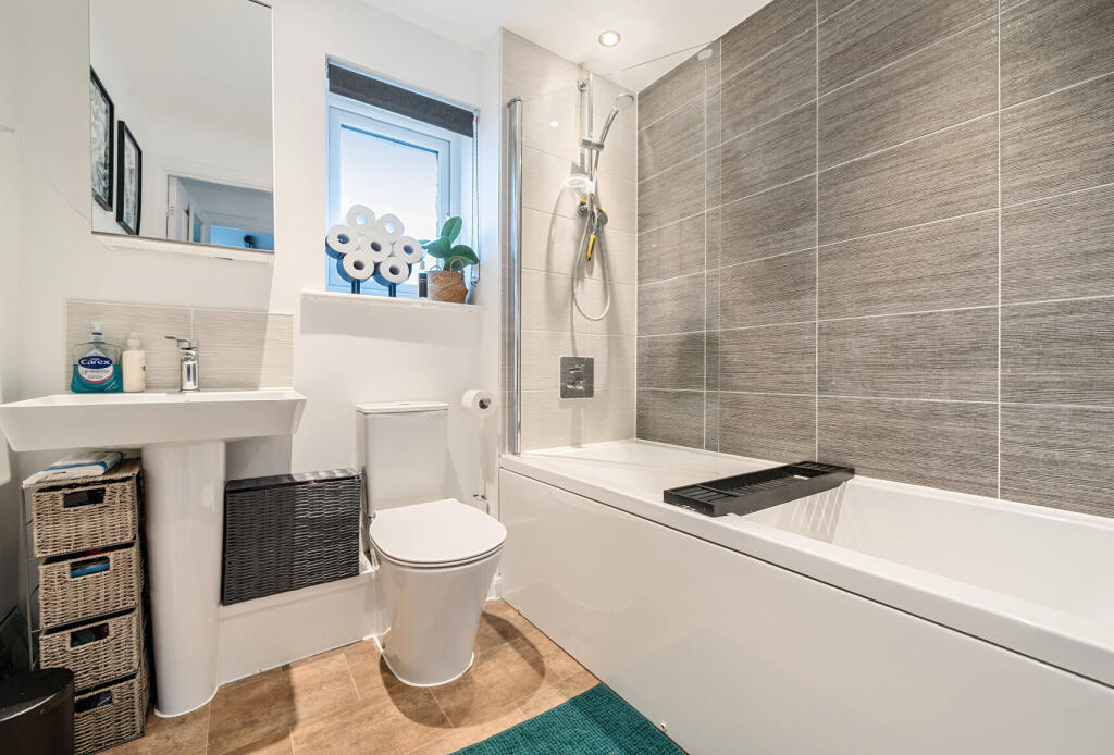 Additional property image - Pear Tree Leaze, Patchway, Bristol, Gloucestershire, BS34