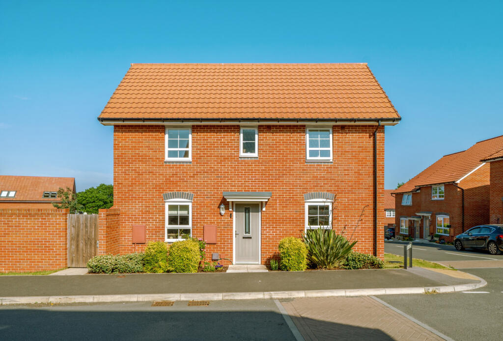 Main image of property: Park Leaze, Coalpit Heath, Bristol, Gloucestershire, BS36