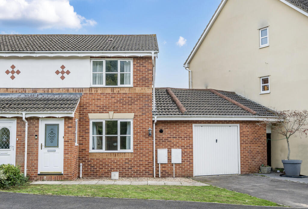 Main image of property: Kelbra Crescent, Frampton Cotterell, Bristol, Gloucestershire, BS36