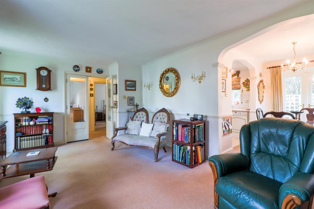 2 bedroom semidetached bungalow for sale in BUNGALOW... Cottered