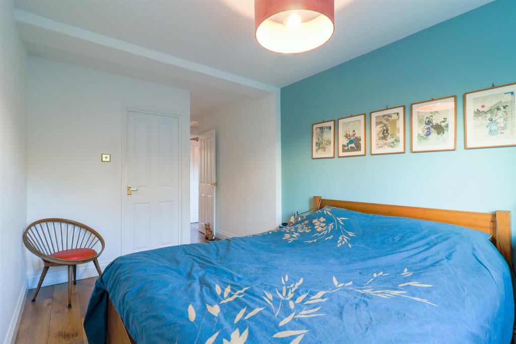 3 bedroom end of terrace house for sale in Downhall Ley, Buntingford, SG9