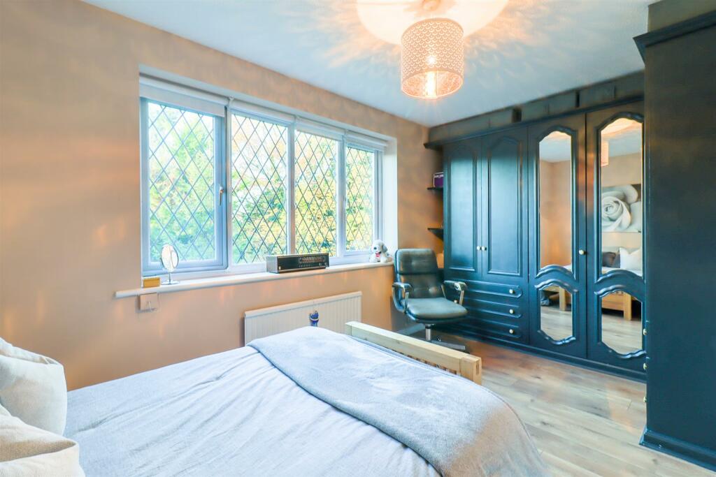 3 bedroom end of terrace house for sale in Downhall Ley, Buntingford, SG9