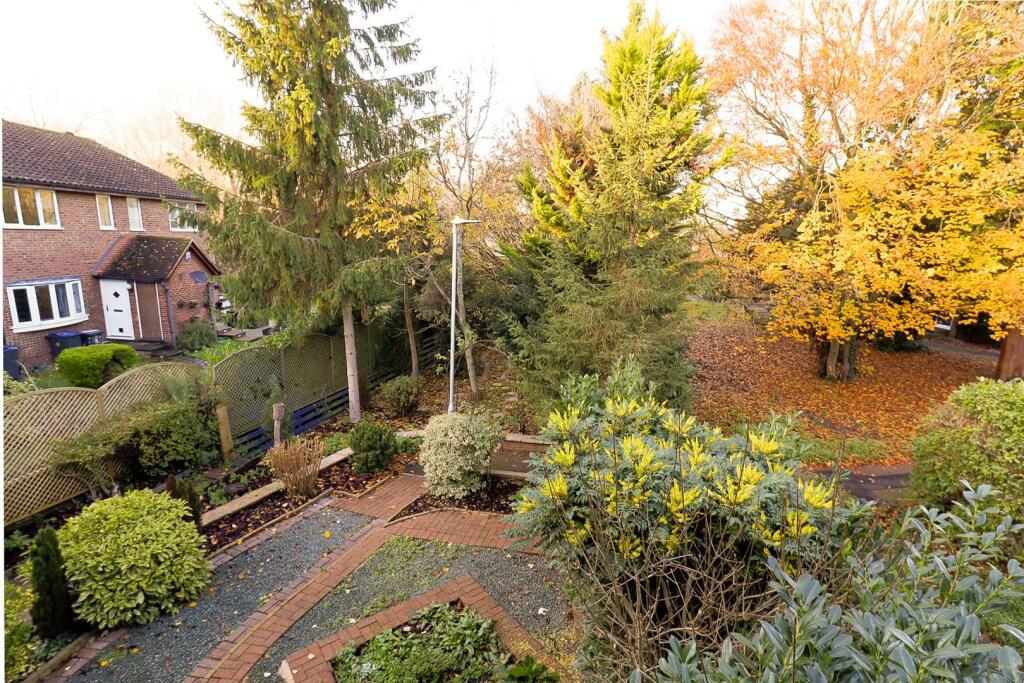 3 bedroom end of terrace house for sale in Downhall Ley, Buntingford, SG9