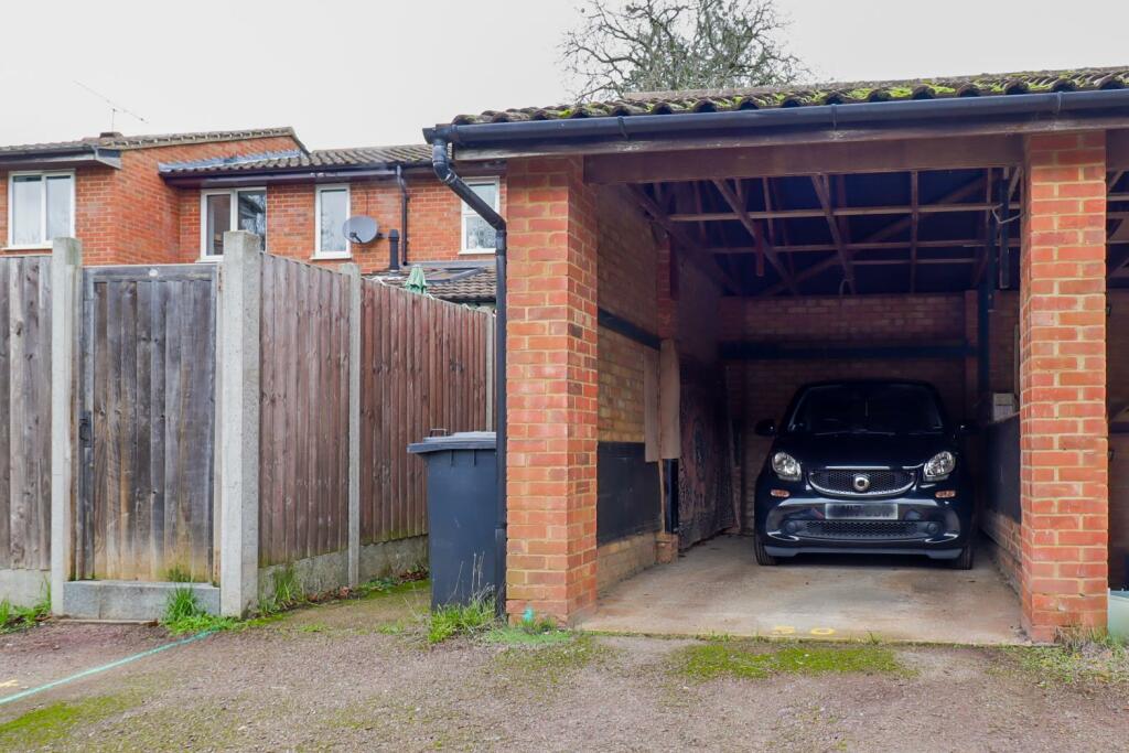 3 bedroom end of terrace house for sale in Downhall Ley, Buntingford, SG9