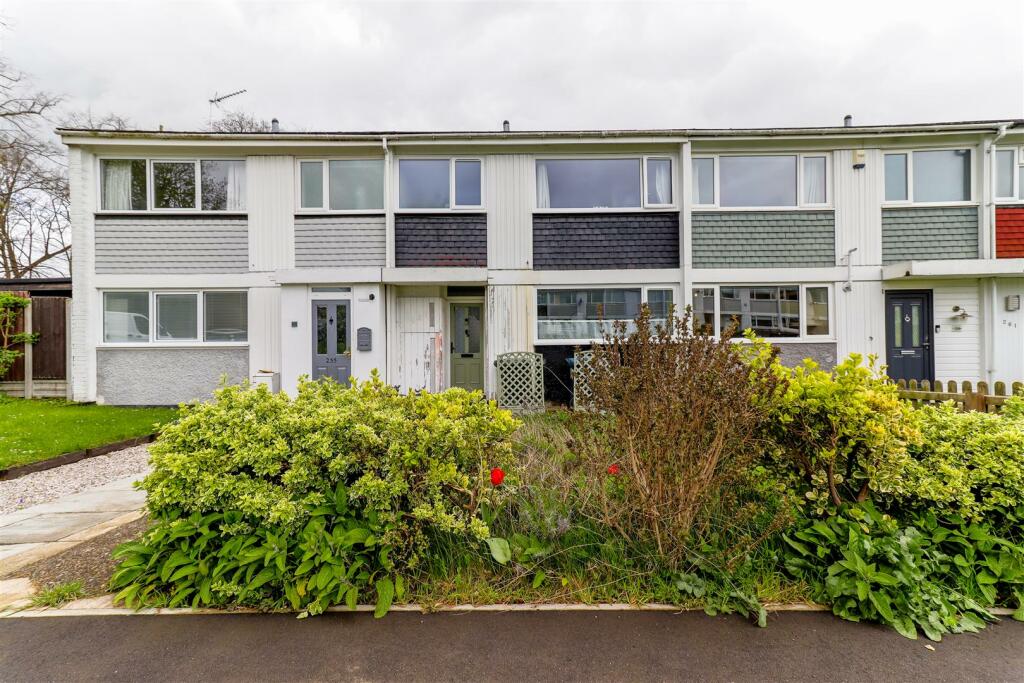 3 bedroom terraced house for sale in Monks Walk, Buntingford, SG9