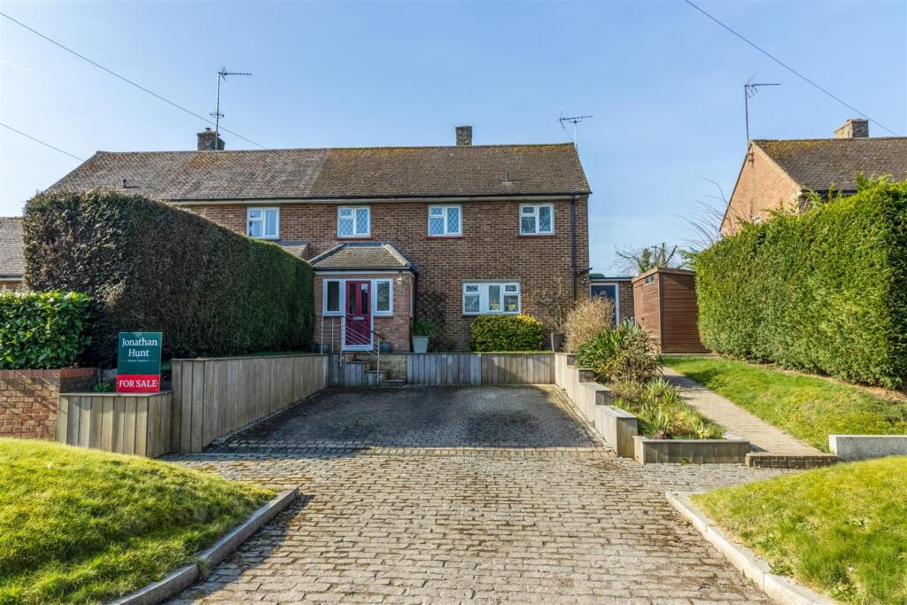 Main image of property: 2 Wilstone Cottages, Westmill