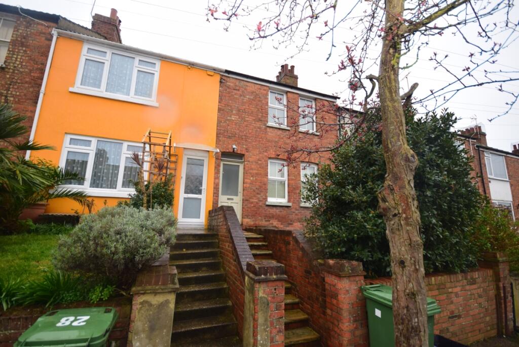 2 bedroom terraced house for rent in Southbourne Road Folkestone CT19