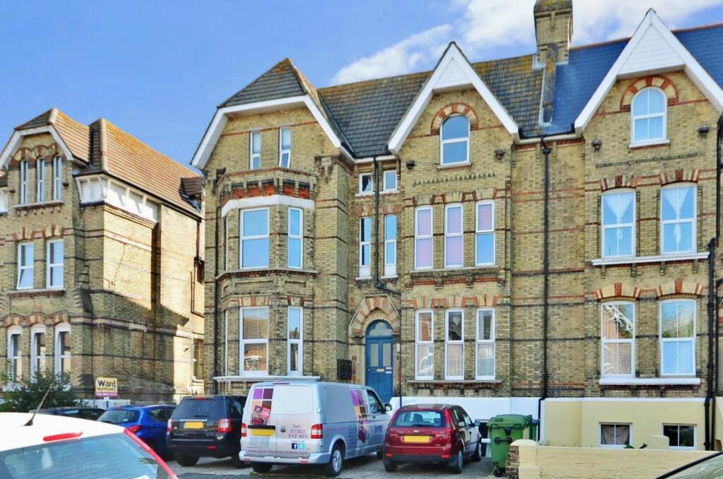 1 bedroom flat for rent in Manor Road Folkestone CT20