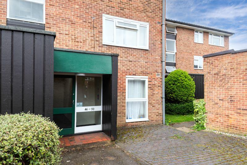 2 bedroom flat for sale in Middlefields, Croydon, CR0