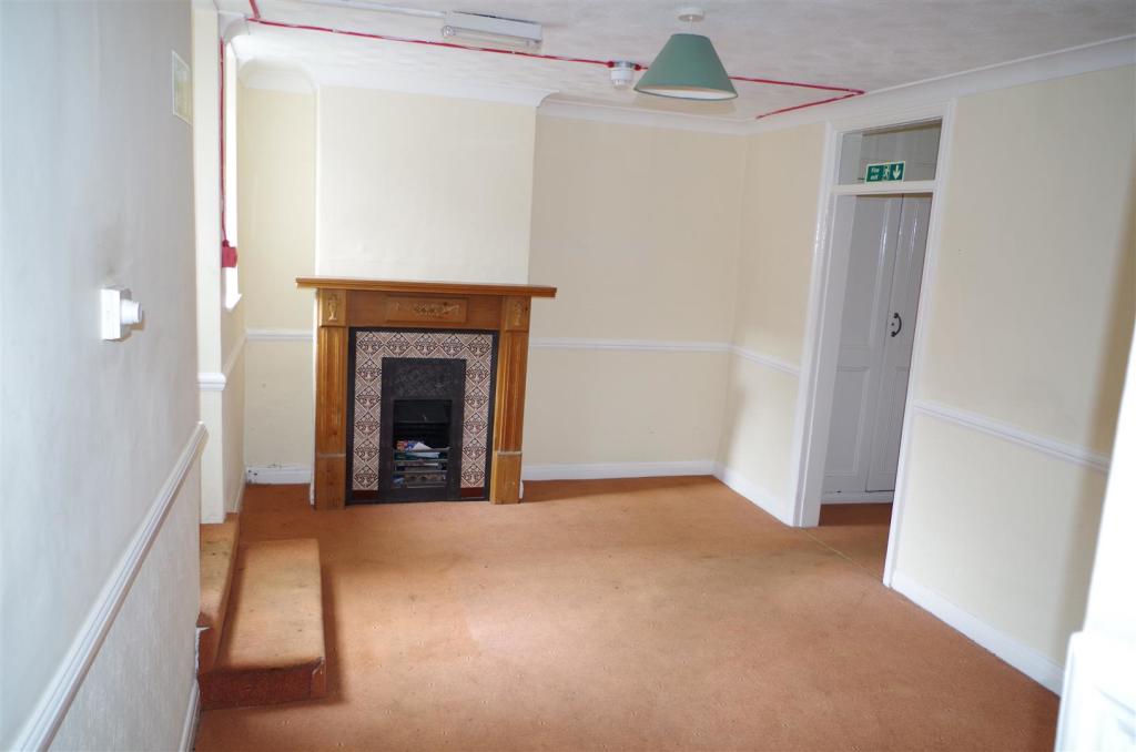 2 bedroom flat for sale in Fishergate, Boroughbridge, York, YO51