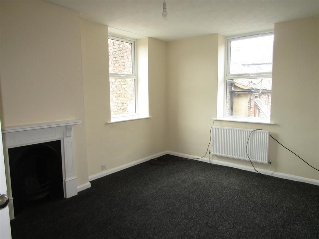 2 bedroom flat for sale in Fishergate, Boroughbridge, York, YO51
