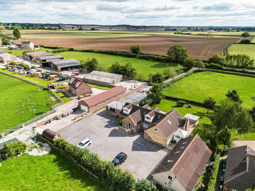 7 bedroom house for sale in Arkendale Road, Ferrensby, Knaresborough, HG5