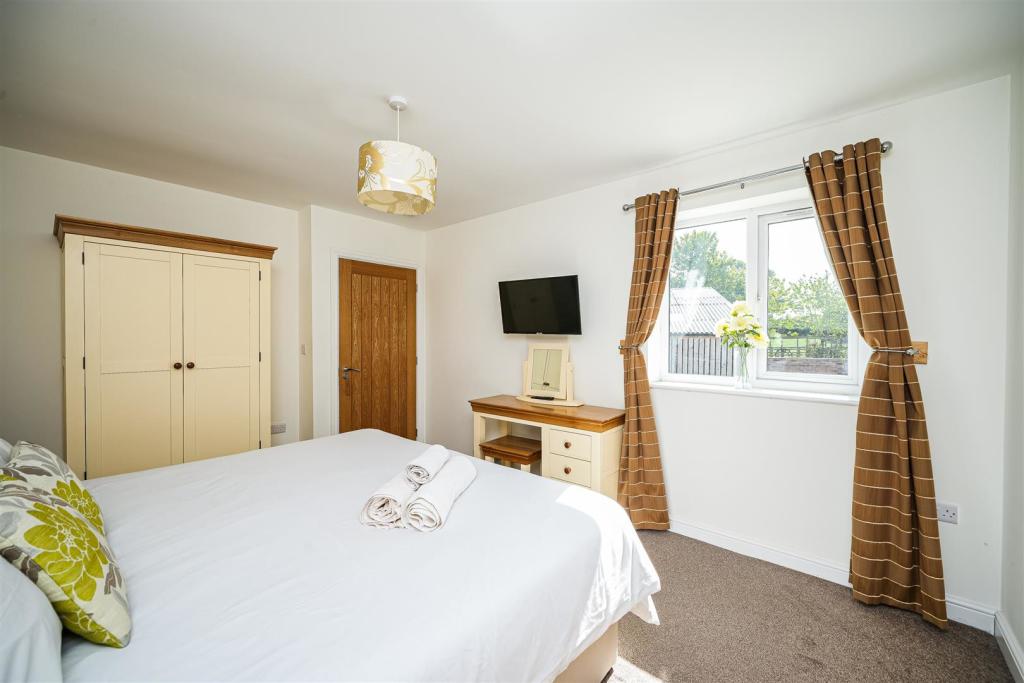 7 bedroom house for sale in Arkendale Road, Ferrensby, Knaresborough, HG5