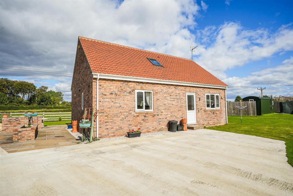 7 bedroom house for sale in Arkendale Road, Ferrensby, Knaresborough, HG5