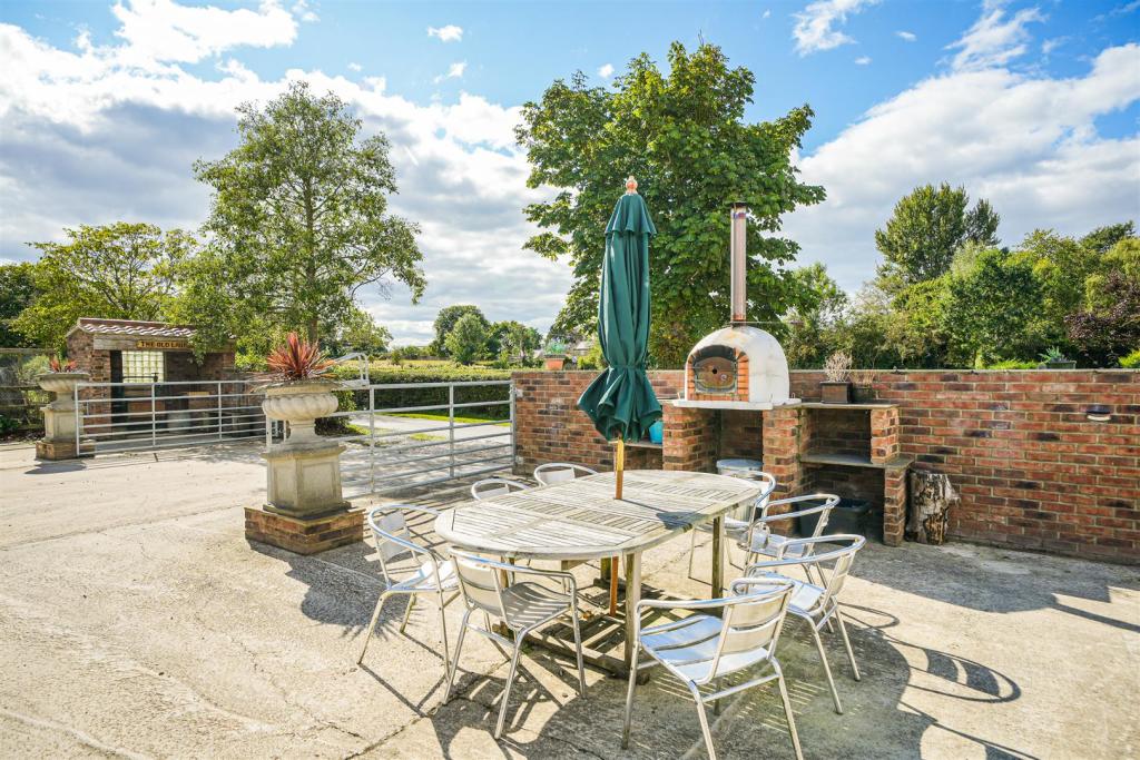 7 bedroom house for sale in Arkendale Road, Ferrensby, Knaresborough, HG5