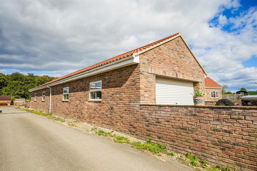 7 bedroom house for sale in Arkendale Road, Ferrensby, Knaresborough, HG5