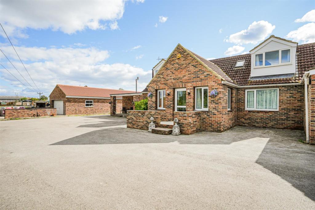 7 bedroom house for sale in Arkendale Road, Ferrensby, Knaresborough, HG5