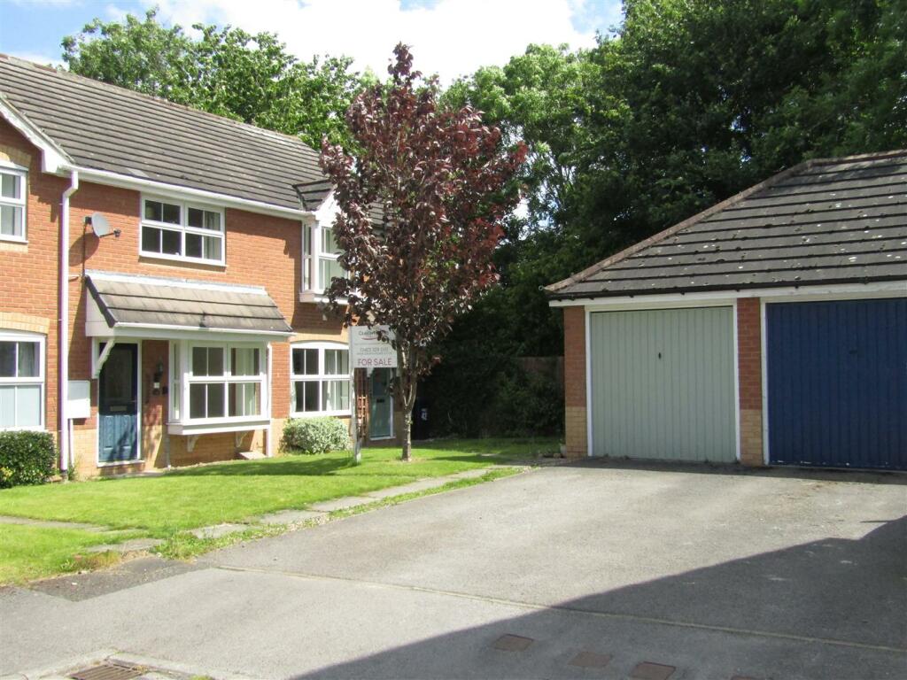 2 bedroom terraced house for sale in Hunters Row, Boroughbridge, York, YO51