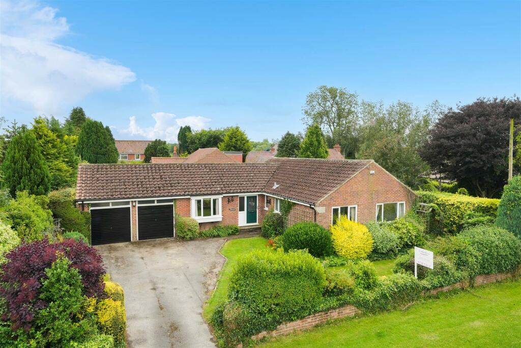 3 bedroom detached bungalow for sale in Langthorpe, Boroughbridge, York, YO51